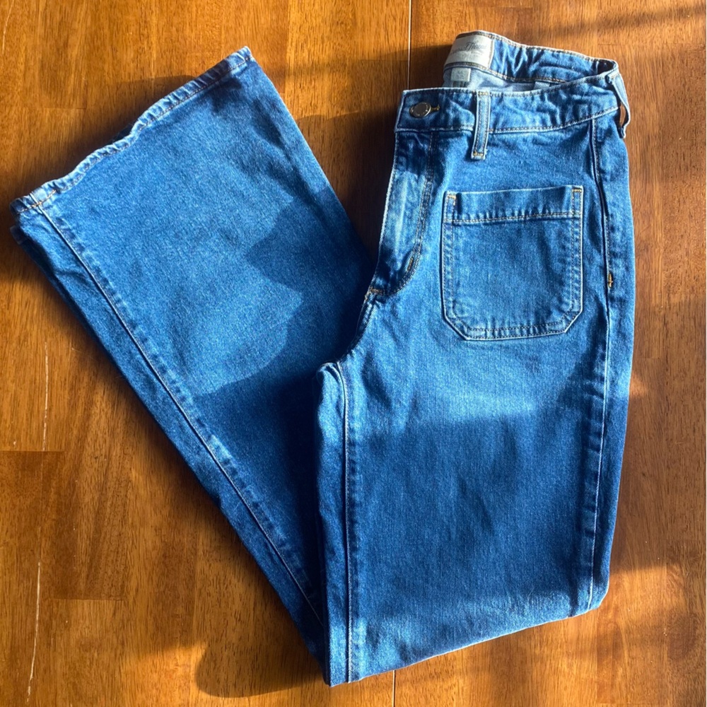 Universal Thread Jeans Blue Jeans with front pockets  Women’s Size 6